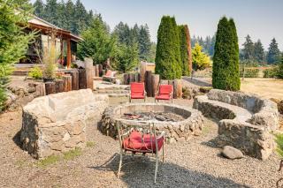 Ranch Suite w/ Hot Tub! Couple’s Stay in La Center - 6