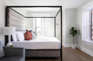 Gorgeous 2BR Gaslamp Modern Comfort & Walkable - 6