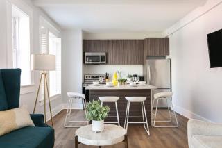 Immerse in Gaslamp Vibes from this Stylish 2BR - 6