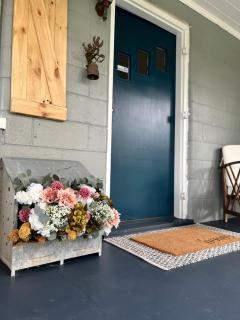 Quiet Farmhouse IN THE COUNTRY close to major theme parks - 2