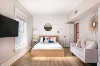 Modern Gaslamp Studio Bright Design & Walk to Hotspots - 3