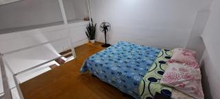 Apartamento cómodo, entrada independiente, parking moto - 1