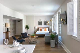 worthy 2BR Hotel Suite Heart of Gaslamp - 5
