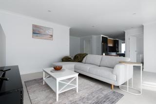 Wake Up to Stunning Tamar Valley Views - 7