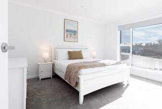 Wake Up to Stunning Tamar Valley Views - 5
