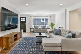 Modern West Seattle Suite - With AC - Sleeps 6 - 0