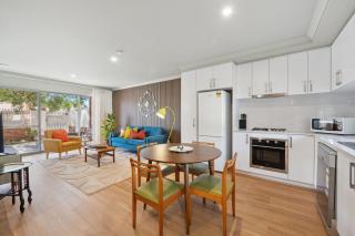 Designer Stay with Courtyard Bassendean near Swan Valley - 8