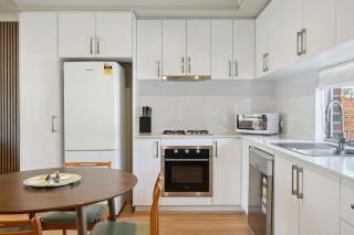 Designer Stay with Courtyard Bassendean near Swan Valley - 6