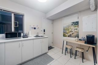 Bright Maple Suite - 5