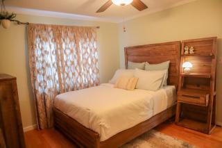 Lake Haven - Lakefront Getaway - Hot Tub, Decks, Fires & More - 1