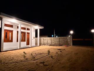 Aaro Villa - Whole House, Quiet, Near to the Surf - 0