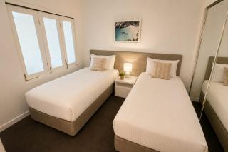 Silvershore Apartments on the Broadwater - 8