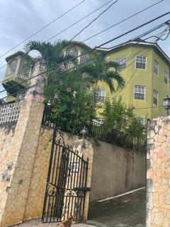 The Cozy Haven Bed and Breakfast - 9