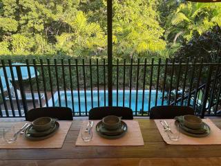Resort-Style Family Retreat Pool, BBQ & Tropical - 2