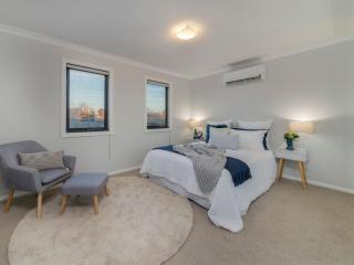 Merchants Court Central 3 bedroom townhouse - 9
