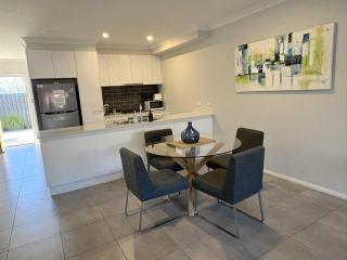 Merchants Court Central 3 bedroom townhouse - 8