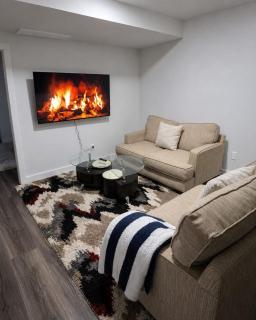 Elegant West Edmonton Escape - 9