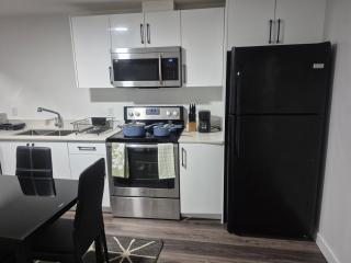 Elegant West Edmonton Escape - 7