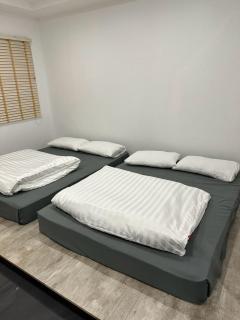 9 mins to BTS 2 Beds Private Suite Room and Shower - 3