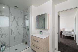 Spacious Inner City Townhouse - 5