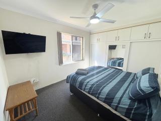 Pacific Court 2 - 3