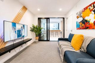 Madhouse Comfort - 2-BR Haven on Tuam Street - 4