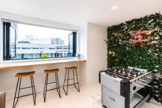 Madhouse Comfort - 2-BR Haven on Tuam Street - 9