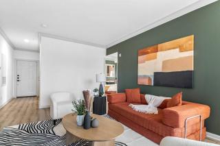Houston World Cup Retreat Luxury 2BR + Pool - 9