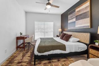 Houston World Cup Retreat Luxury 2BR + Pool - 1