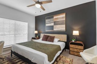 Houston World Cup Retreat Luxury 2BR + Pool - 5