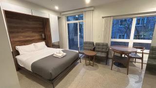 Modern Condo in Central Downtown - 7