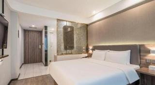 7 Days Inn Yingshang Lanxing Building Materials Market - 3