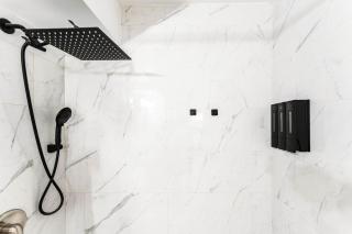 Modern 2 Bedroom Guest Suite Near Downtown With Fast Wifi And Free Parking - 3
