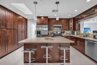 Modern Miami Oversized 3 Bedroom in Central Location - 6