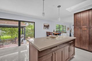 Modern Miami Oversized 3 Bedroom in Central Location - 4