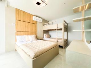 12th Floor Oceanfront Condo -Grand Bay Manta - 4