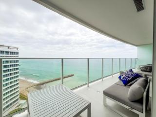 12th Floor Oceanfront Condo -Grand Bay Manta - 1
