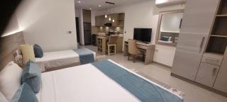 Ocean Breeze Sea View Luxury Apartments - 9