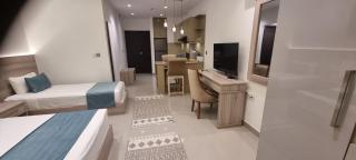 Ocean Breeze Sea View Luxury Apartments - 3