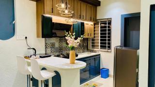 Staymooddy Greece Themed Family Suite 1 BHK - 4