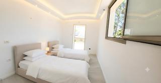 Three Independent Beach Suites - 2