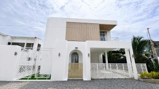Riverside Pool Villa Retreat - 5BR - 6