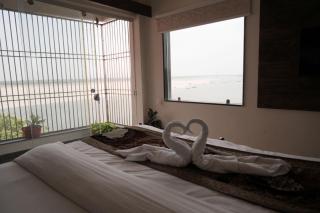 Hotel Royal Shantii Inn with Ganges View - 8