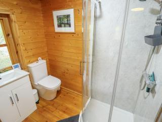 Tythe Lodge - Hot Tub Retreat in Rural Lincolnshire Family-Friendly Lodge Near Heckington - 1