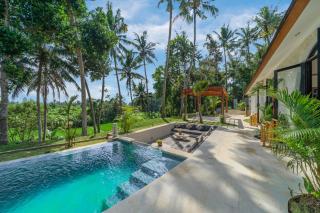 Rumah Gemuruh - Luxury 5BR Ubud Villa, Large Pool, Tropical Views - 8
