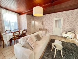 Maison de maître Idéal Famille et Groupe d'Amis - Escale Mariage - Séjours prolongés en Puisaye - Guédelon à 25 min - Château de St Fargeau - Commerces du centre à 5 min à pied - 3