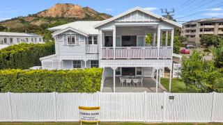 Coastal Corner | Poolside Retreat on The Strand - 9