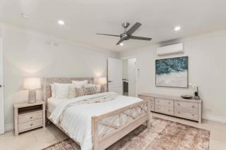 Coastal Corner | Luxury Queenslander Upstairs - 5
