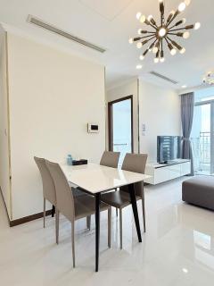 Luxury Apartment near Landmark 81 Vinhomes Central Park - 5