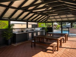 Geraldton's Ocean West Holiday Units & Short Stay Accommodation - 1